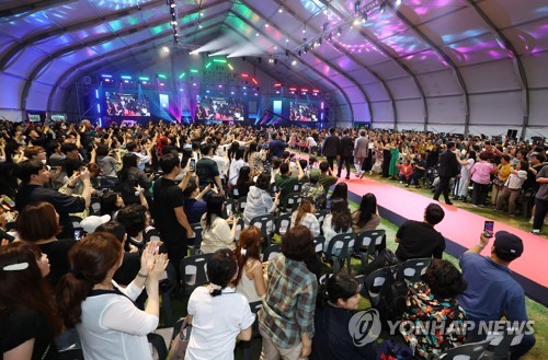 '세계 장르영화의 축제'…부천국제영화제 화려한 개막