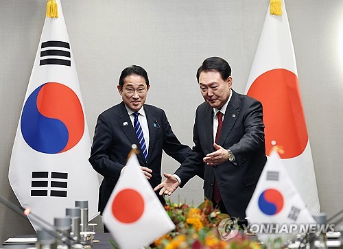  Yoon, Kishida agree to deepen trilateral ties with U.S.
