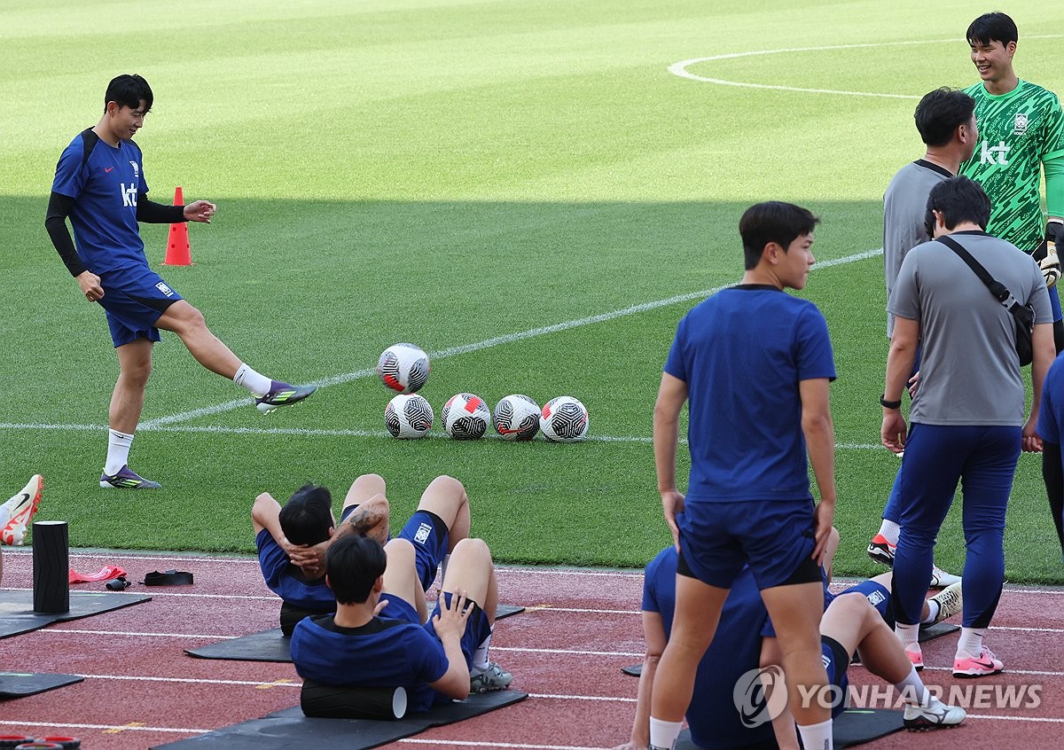 중국전 준비하는 한국 축구