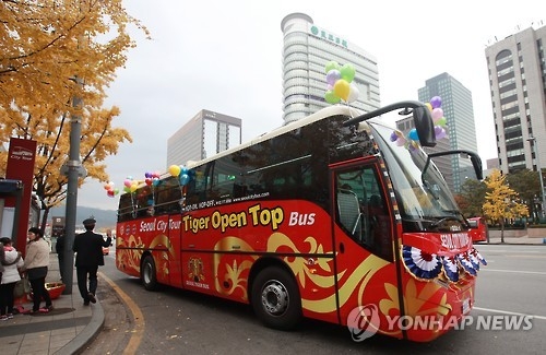حافلات المدينة السياحية تتمتع بشعبية بين السكان المحليين - 1