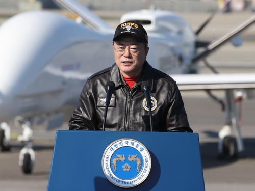 الرئيس مون يقول إن كوريا الجنوبية تسعى لقدرات دفاعية قوية لضمان السلام - 1
