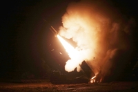 (جديد) كوريا الجنوبية والولايات المتحدة تطلقان 4 صواريخ في البحر الشرقي ردا على الاستفزازات الشمالية