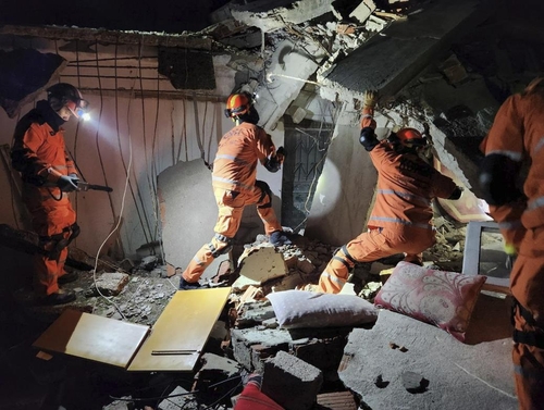 (زلزال تركيا) فريق الإنقاذ الكوري الجنوبي يبدأ عمليات البحث والإنقاذ في أنطاكية - 2