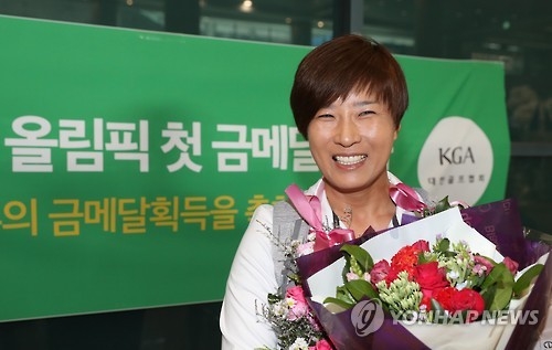 In this file photo taken on Aug. 23, 2016, Pak Se-ri smiles after returning home from the Rio de Janeiro Olympics as coach of the South Korean team. (Yonhap)