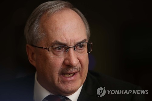 South Korean men's football head coach Uli Stielike speaks to reporters at a Tehran hotel on Oct. 12, 2016, one day after his team fell to Iran 1-0 in the 2018 FIFA World Cup qualifier. (Yonhap)