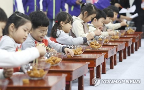 (Yonhap Feature) S. Korean city discovers cultural roots in chopsticks
