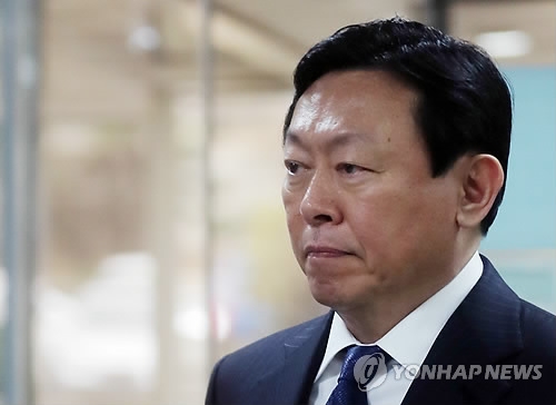 Lotte chairman to be questioned over corruption scandal