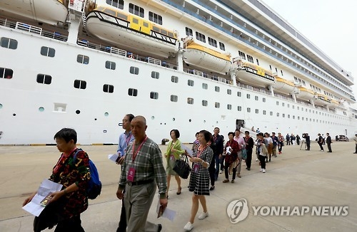(News Focus) S. Korea strives to prop up tourism amid China's retaliation - 1
