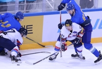 S. Korea loses to Kazakhstan in men's hockey tournament on home ice