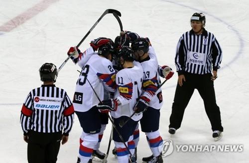 Host S. Korea blanks Japan at men's hockey tournament