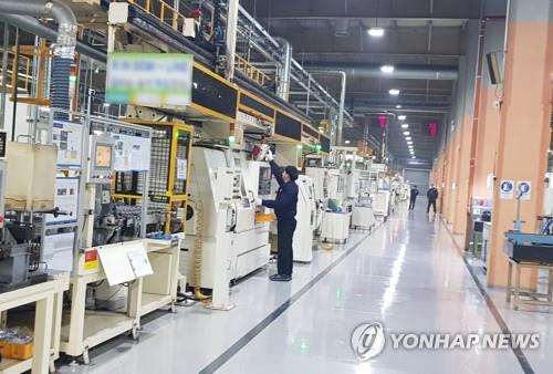  S. Korea's industrial output rises 0.8 pct on-month in January