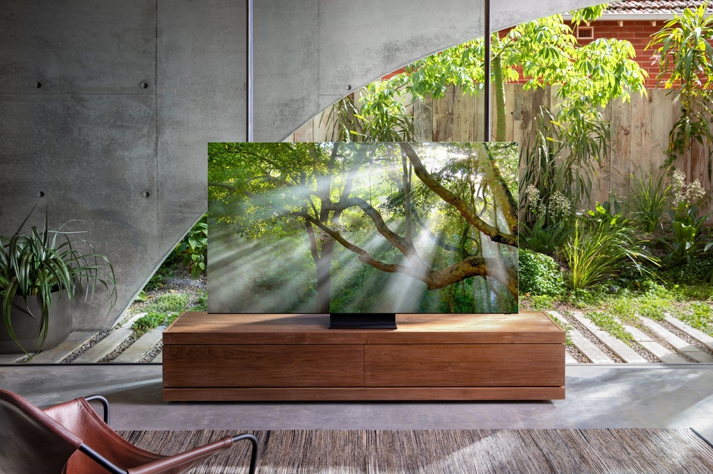 Samsung to showcase bezel-less QLED 8K TV with upgraded AI features at CES