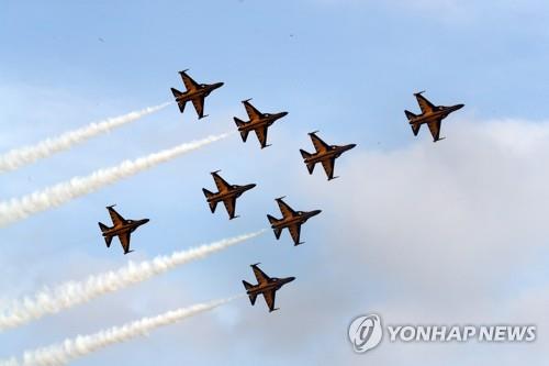 Air Force reconsidering planned participation in int'l airshow amid virus outbreak