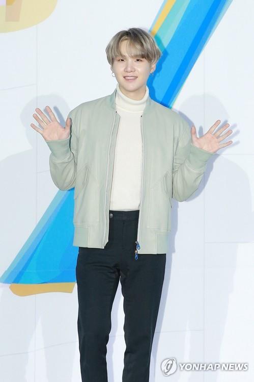 (LEAD) BTS' Suga, Bong Joon-ho join rush of celebrities donating for coronavirus fight