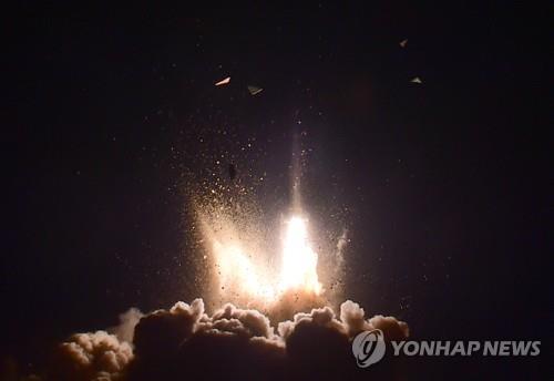 This photo, released by the Army on Nov. 29, 2017, shows South Korea's surface-to-surface missile Hyunmoo-II being fired. The military conducted a live-fire missile training on the same day near the eastern sea border with North Korea minutes after the North's ballistic missile launch. (Yonhap)
