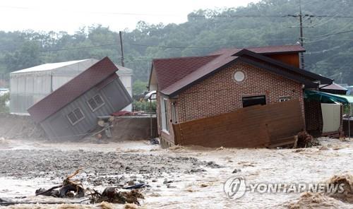 A house in Chungju, North Chungcheong Province, is destroyed by heavy rains on Aug. 2, 2020. (Yonhap)