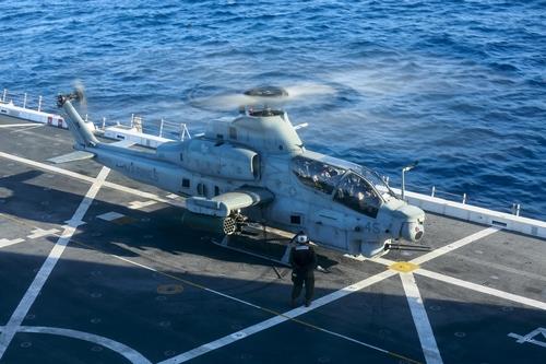 This undated photo, provided by Bell Textron Inc., shows its AH-1Z Viper attack helicopter. (PHOTO NOT FOR SALE) (Yonhap)