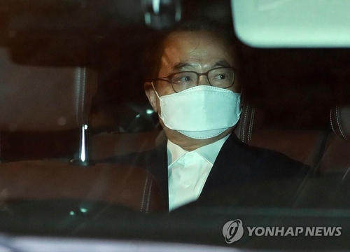 This file photo shows former Busan Mayor Oh Keo-don. (Yonhap) 