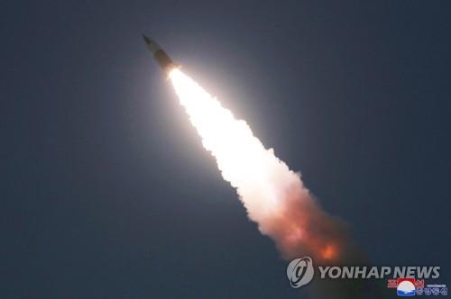 (LEAD) N. Korea fires unidentified projectile into East Sea: JCS