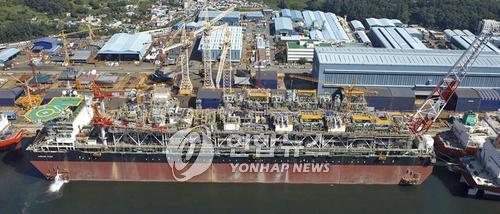 This file photo provided by Daewoo Shipbuilding & Marine Engineering Co. (DSME) shows its shipyard in Okpo, Geoje Island, about 400 kilometers south of Seoul. (PHOTO NOT FOR SALE) (Yonhap)