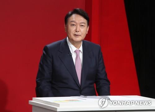 (LEAD) Ex-Prosecutor General Yoon wins presidential nomination of main opposition People Power Party