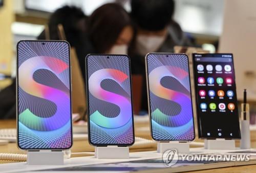 Samsung outperformed by Apple in Q4 smartphone market: reports