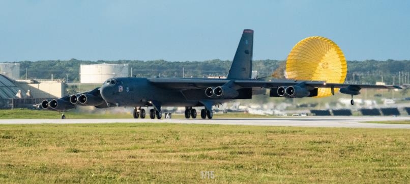 A B-52H bomber lands at Andersen Air Force Base in Guam on Feb. 9, 2022, in this photo captured from the website of the U.S. Pacific Air Forces. (PHOTO NOT FOR SALE) (Yonhap) 