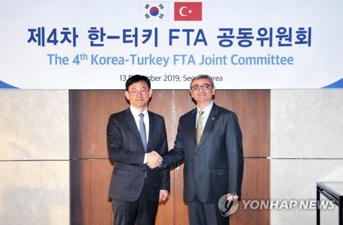 한국과 터키는 자유 무역 협정을 통해 더 긴밀한 경제 관계를 추구합니다