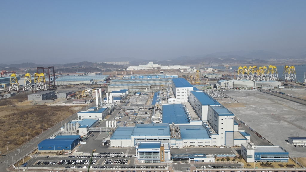 This photo, provided by POSCO Chemical on March 25, 2022, shows its cathodes plant in Gwangyang, South Jeolla Province, about 400 kilometers southwest of Seoul. (PHOTO NOT FOR SALE) (Yonhap)