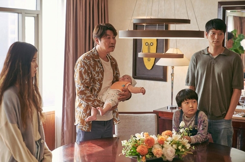 This image provided by CJ ENM shows a scene from "Broker." (PHOTO NOT FOR SALE) (Yonhap)