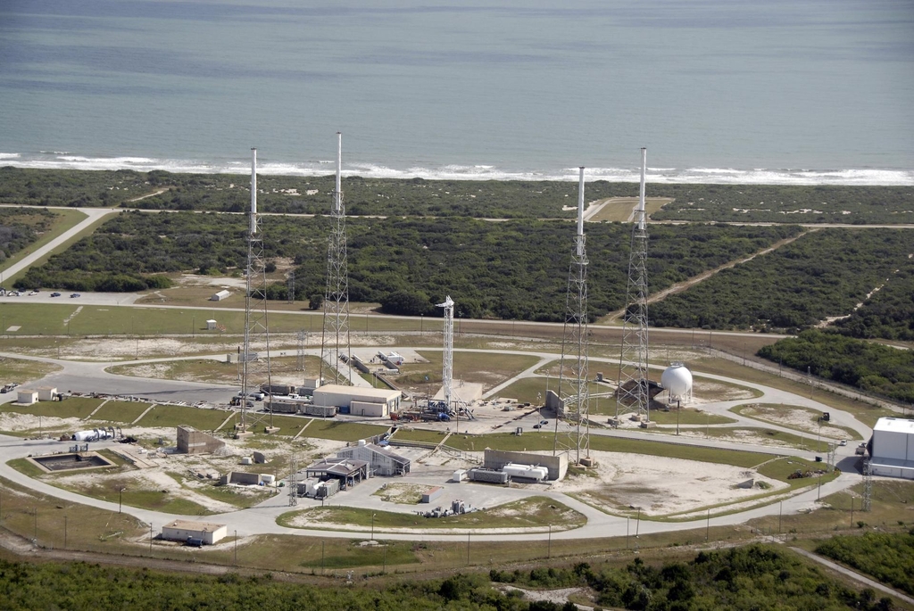 This photo provided by NASA shows an aerial view of Space Launch Complex 40 on Cape Canaveral Space Force Station in the U.S. state of Florida, where South Korea's first lunar orbiter, Danuri, will be launched aboard SpaceX's Falcon 9 rocket in August. (PHOTO NOT FOR SALE) (Yonhap)