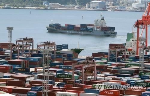 Exports up 6.6 pct in August; trade deficit extended for 5th month