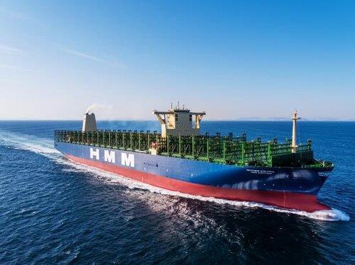 A container carrier built by Daewoo Shipbuilding & Marine Engineering Co. (PHOTO NOT FOR SALE) (Yonhap) 