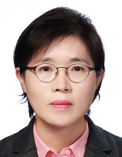 A profile photo of LG Household & Health Care's newly appointed CEO Lee Jung-ae, provided by the company on Nov. 24, 2022 (PHOTO NOT FOR SALE) (Yonhap)
