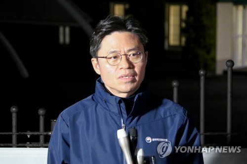 Yoo Guk-hee, head of a South Korean team to examine Japan's plan to release radioactive water from the crippled Fukushima nuclear power plant, briefs reporters on the result of the team's inspection at Tokyo Electric Power Corp. in Fukushima on May 23, 2023. (Yonhap)