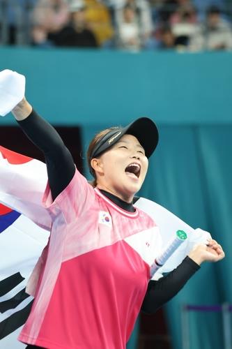 Asian Games: Soft tennis Japan s Noa Takahashi plays against South Korea s  Mun Hye Gyeong