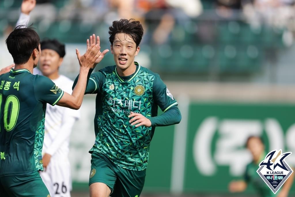 2 clubs vying for ticket to promotion-relegation playoff in S. Korean ...