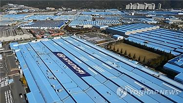 Esta fotografía proporcionada por Hyundai Motor Co. muestra la planta del fabricante de automóviles en la ciudad sudoriental de Ulsan. (FOTO NO EN VENTA) (Yonhap)