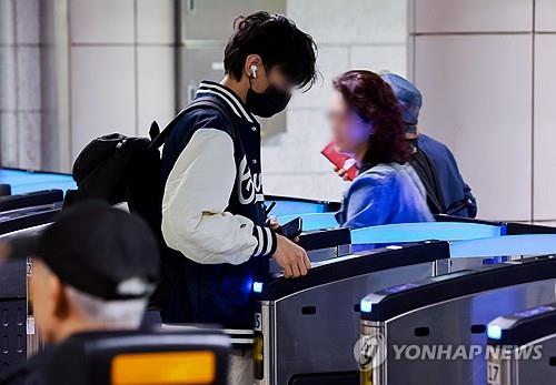 Subway base fares in Seoul, nearby areas rise by 150 won