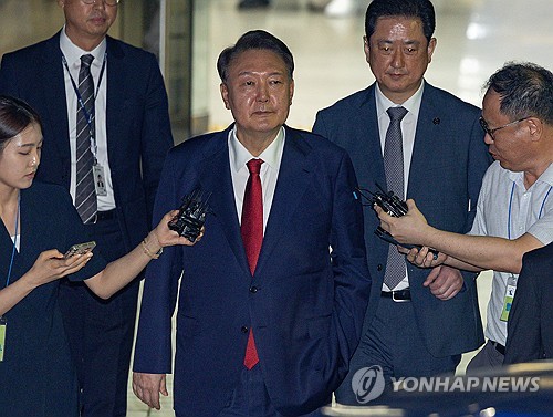  Special counsel tries to raid ex-President Yoon's home in Marine death probe