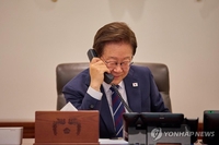 Lee, Kazakh president hold phone talks, discuss bilateral cooperation