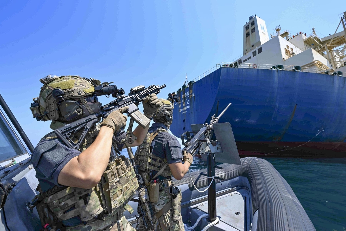 Navy holds joint anti-piracy drills off southern coast
