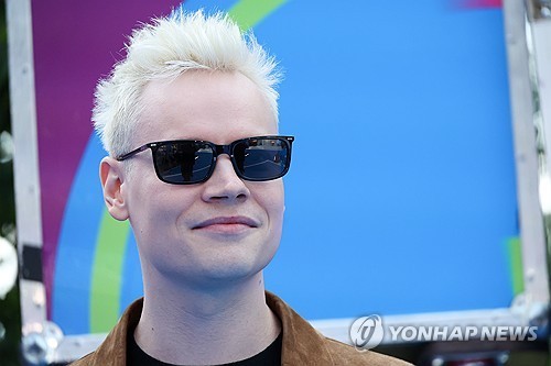 Pro-Putin Russian singer Shaman visits Pyongyang