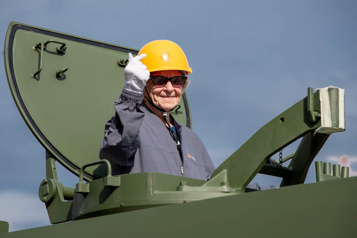 Hanwha Group invites U.S. Korean War veterans to defense production sites