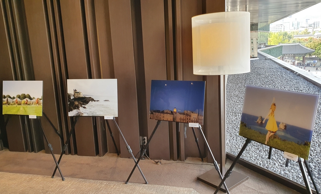 Des photos de l'exposition sur les grandes villes côtières touristiques françaises organisée par French Seaside Resorts au workshop «France Days in Seoul» à l'hôtel The Plaza Seoul, le 29 octobre 2019.