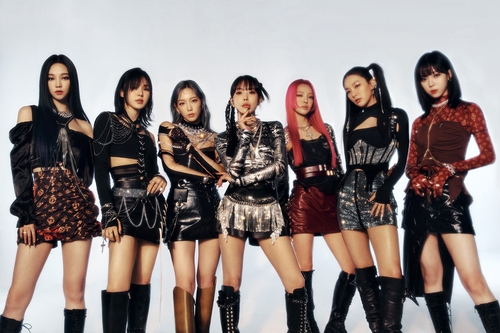 SM lance un nouveau supergroupe féminin, GOT