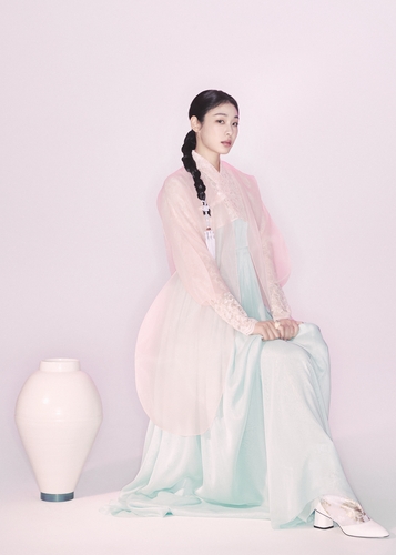 Des hanboks conçus avec Kim Yu-na seront présentés à Londres