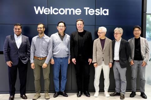 Le patron de Samsung rencontre le PDG de Tesla aux Etats-Unis