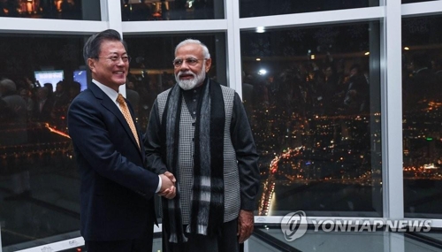 文大統領　インド首相招きロッテワールドタワーで夕食会