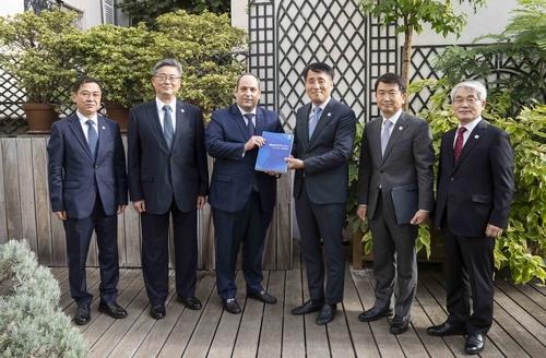 韓国政府　３０年釜山万博の誘致計画書を提出　